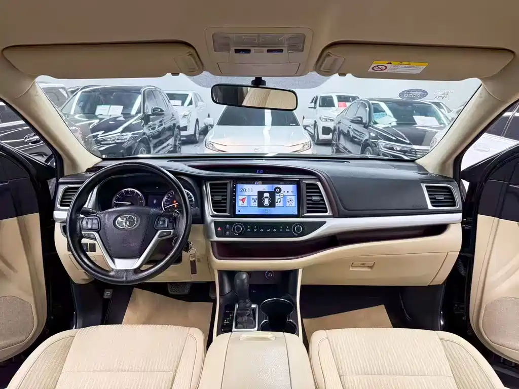 Toyota Highlander 2015 2.0T Elite 7 мест