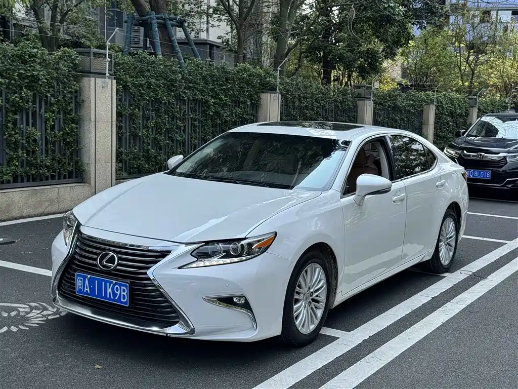 Lexus ES 2018