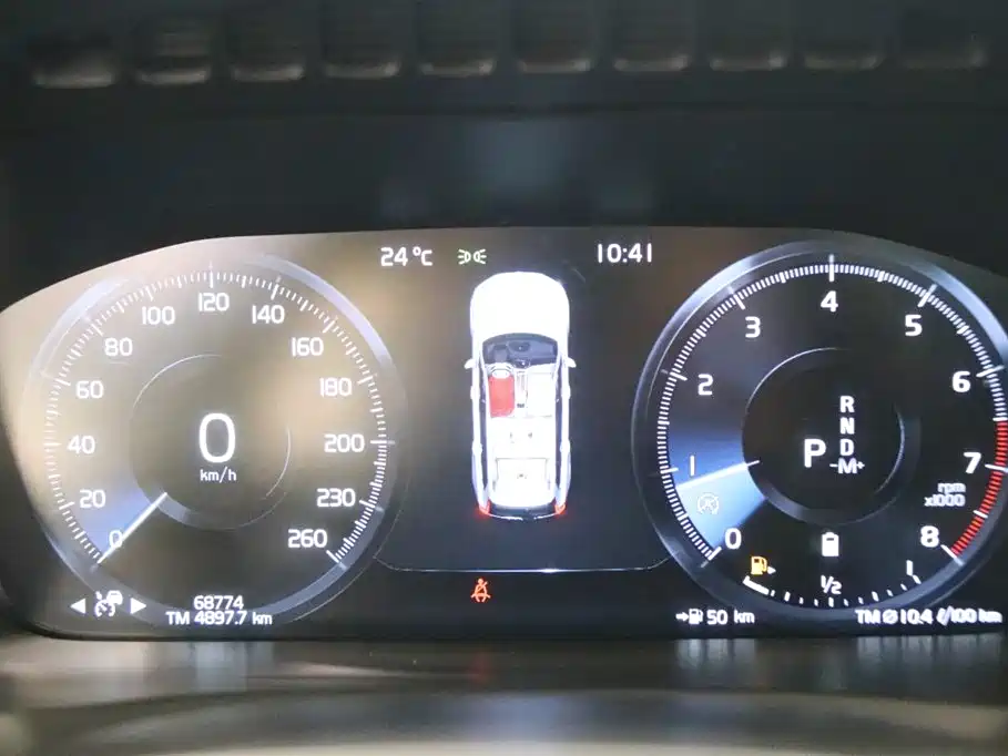 Volvo XC90 2021 B6 Luxury 7 мест