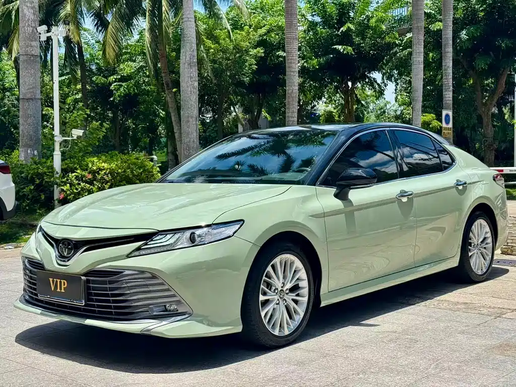 Купить Toyota Camry