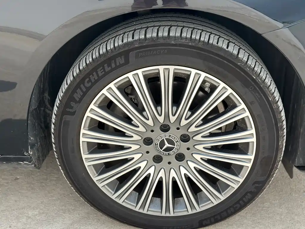 Mercedes-Benz E-Class — миниатюра 23