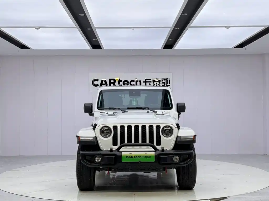 Jeep Wrangler PHEV — миниатюра 8