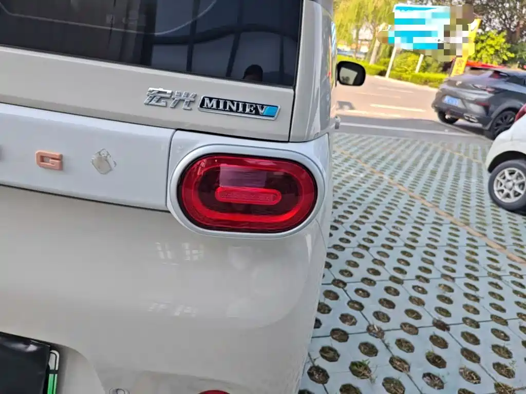 Wuling MINIEV — миниатюра 8