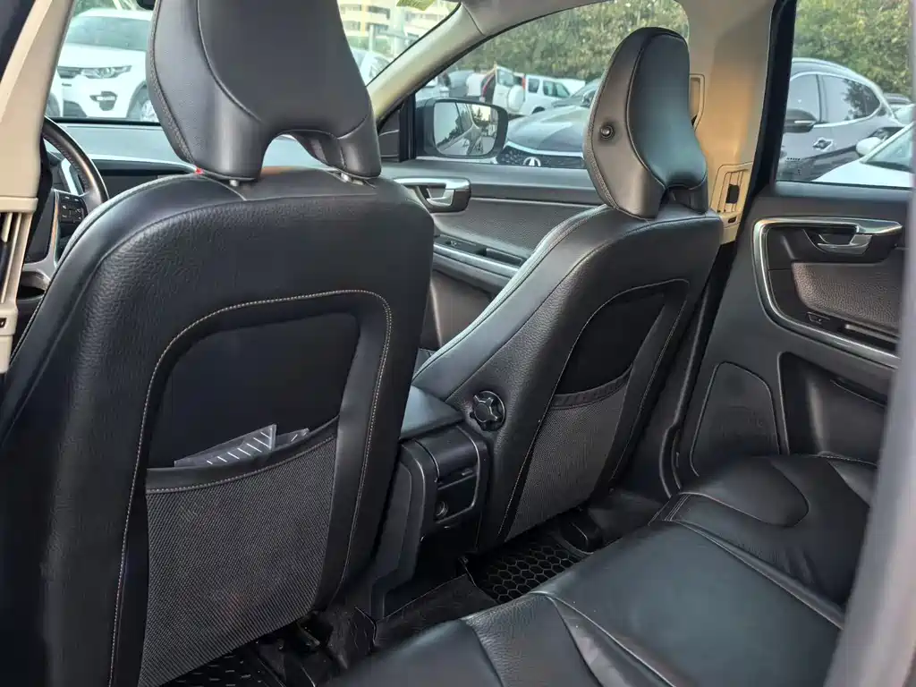 Volvo XC60 (Import) — миниатюра 6