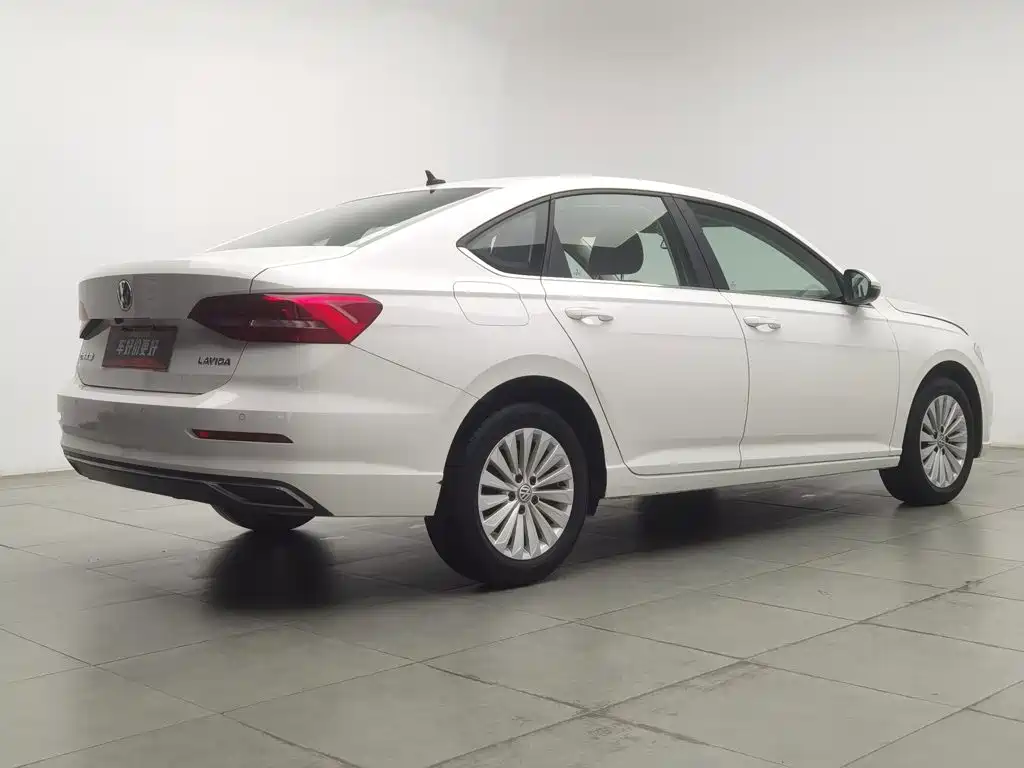Volkswagen Lavida — миниатюра 2