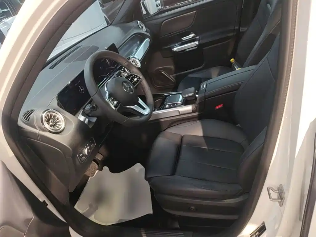Mercedes-Benz GLB — миниатюра 15