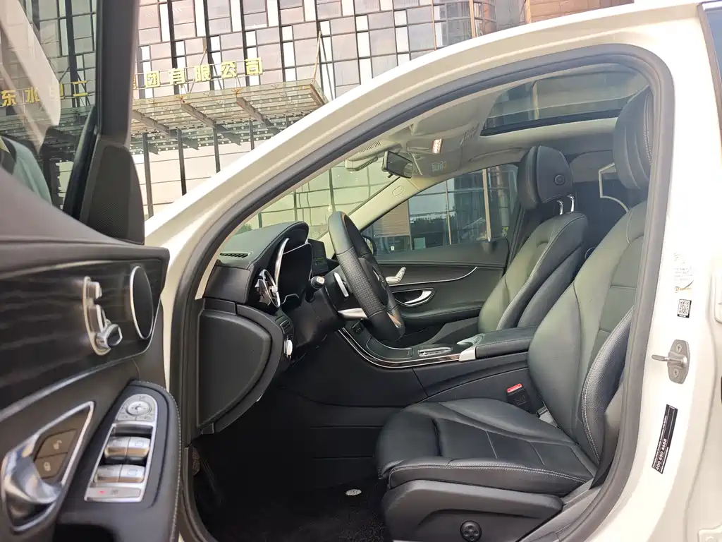 Mercedes-Benz C-Class — миниатюра 9