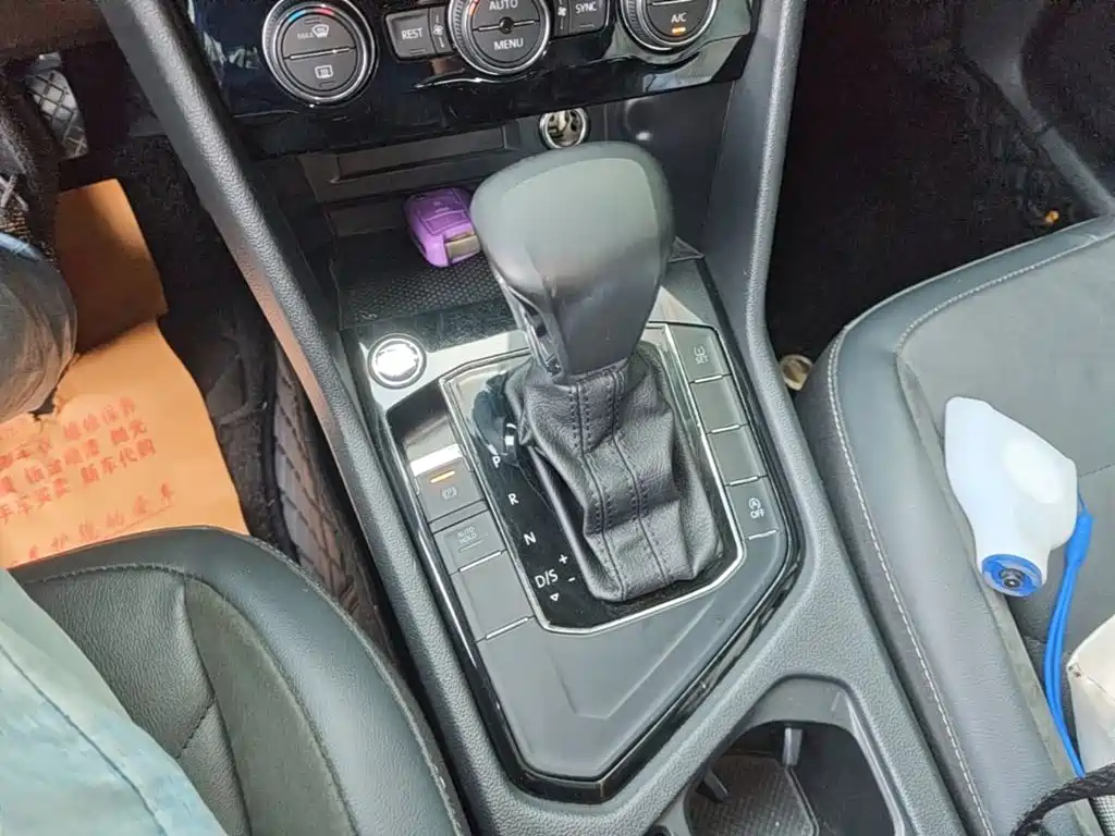 Volkswagen Tiguan L — миниатюра 14