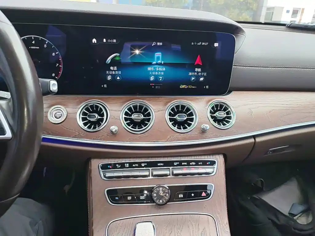 Mercedes-Benz E-Class — миниатюра 13