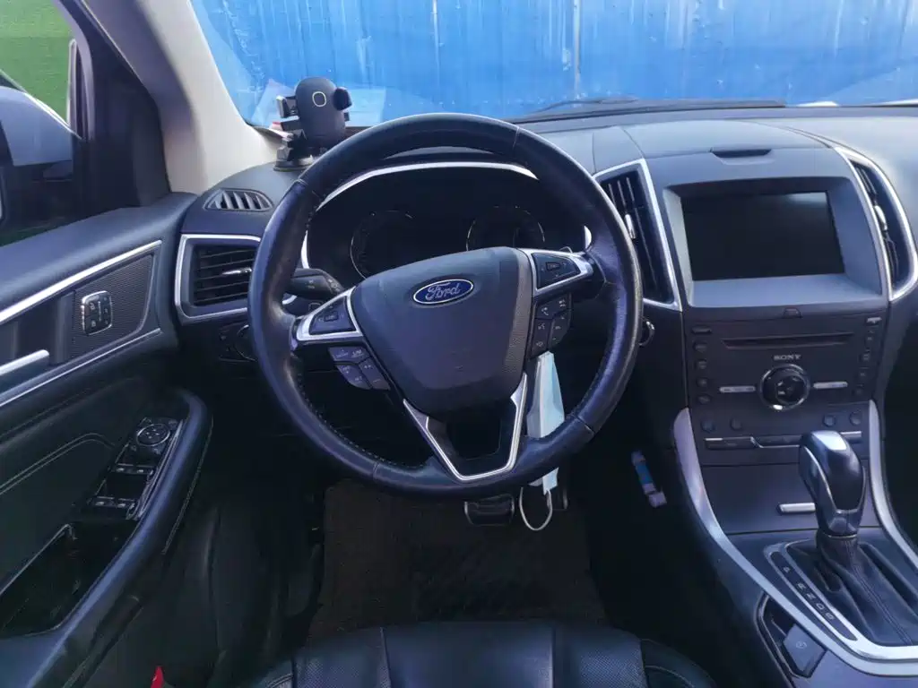 Ford Edge — миниатюра 6