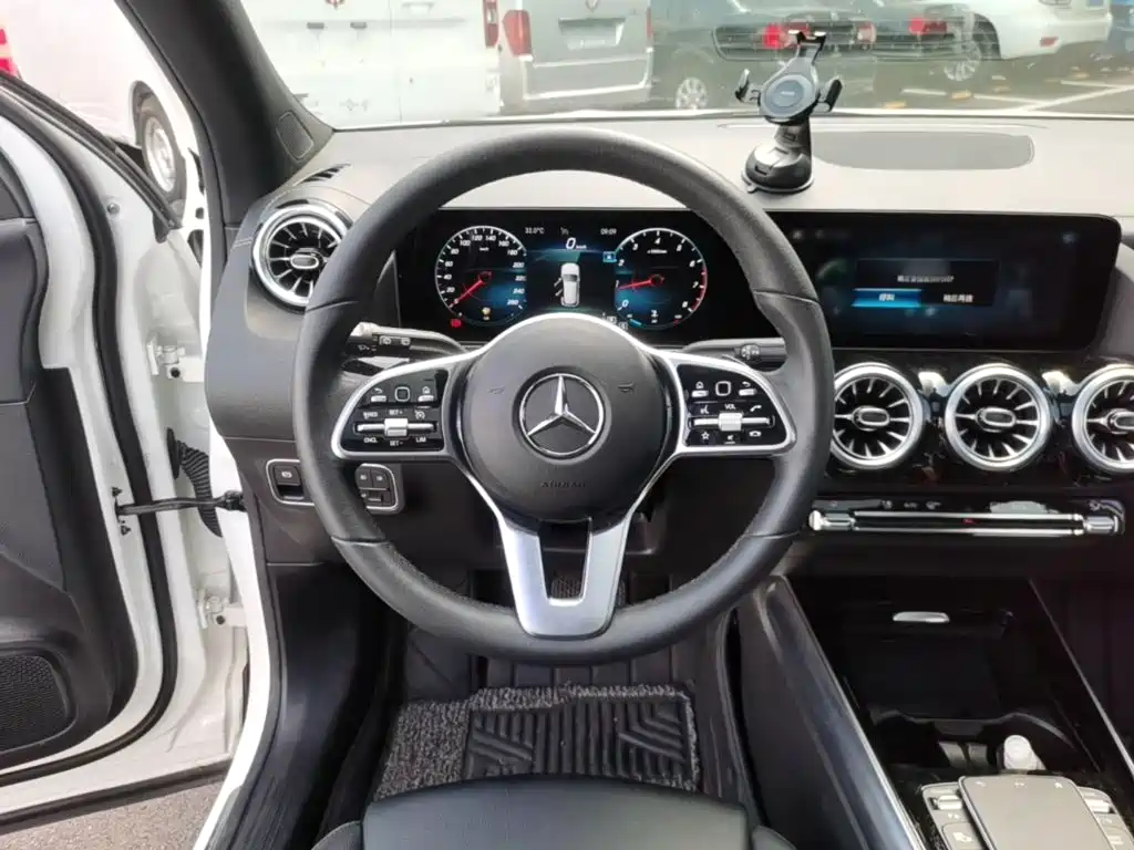 Mercedes-Benz GLA — миниатюра 11