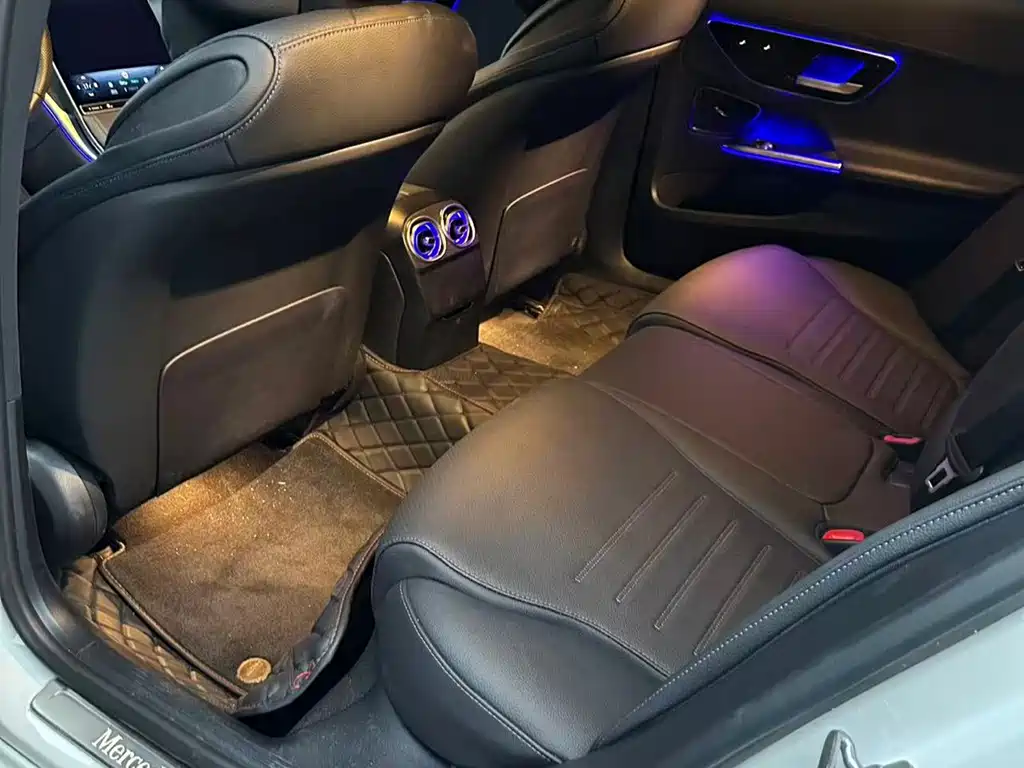 Mercedes-Benz C-Class — миниатюра 4