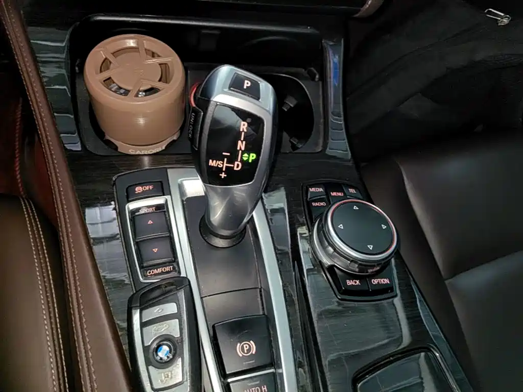 BMW 5 Series — миниатюра 14