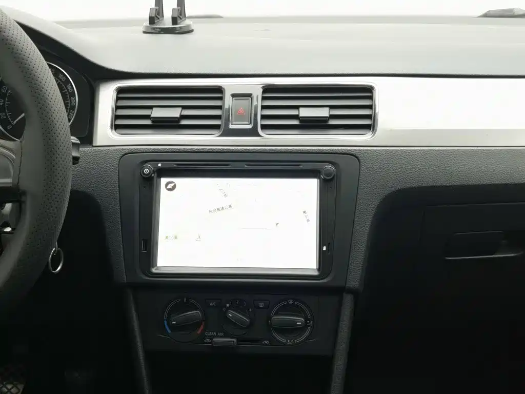 Skoda Rapid Spaceback — миниатюра 12