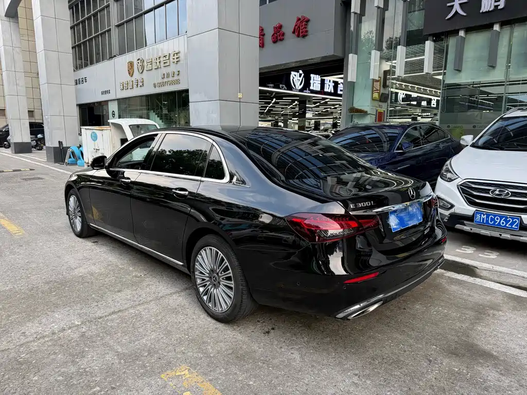 Mercedes-Benz E-Class — миниатюра 3