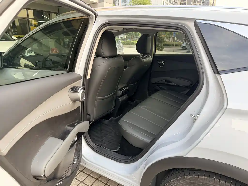 BYD Yuan Plus — миниатюра 6