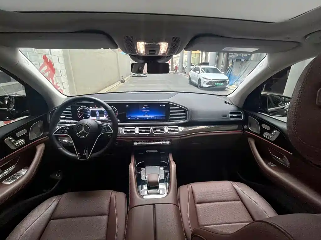 Mercedes-Benz GLE (Import) — миниатюра 11