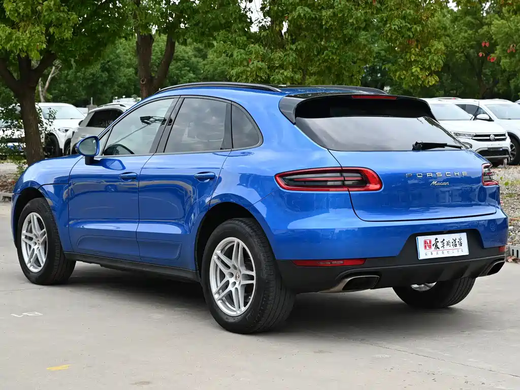 Porsche Macan — миниатюра 3