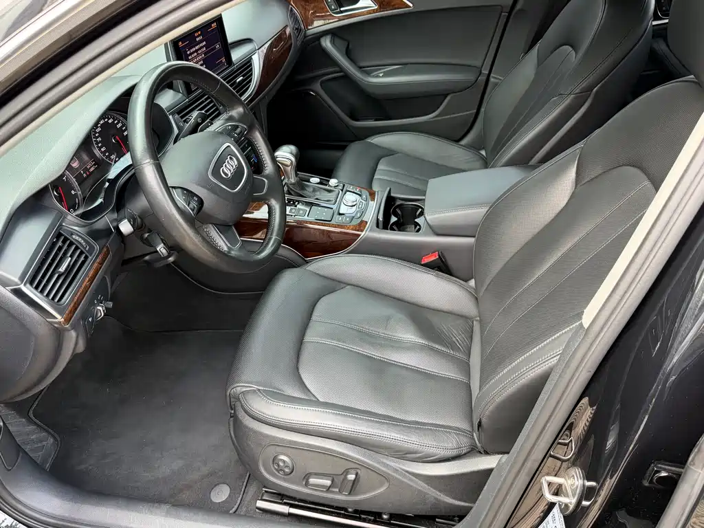 Audi A6L 2014 35 FSI Luxury