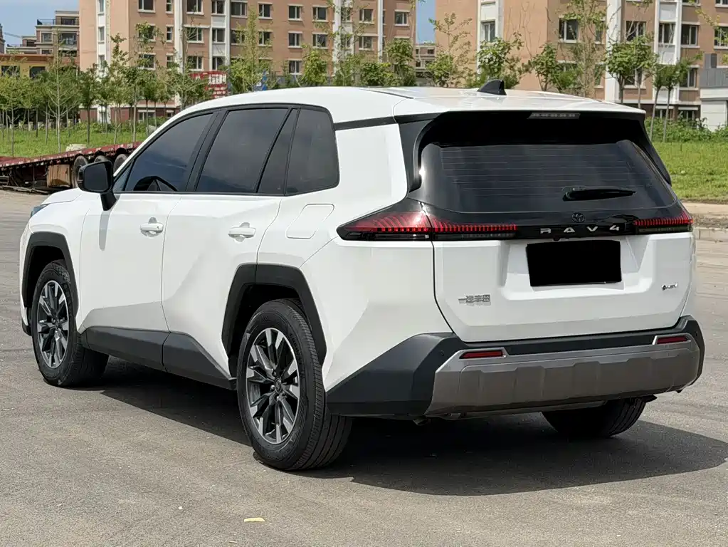 Toyota RAV4 2026 2.0L Luxury