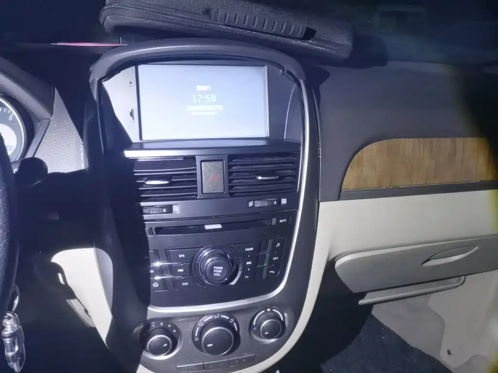 Buick Excelle — миниатюра 13