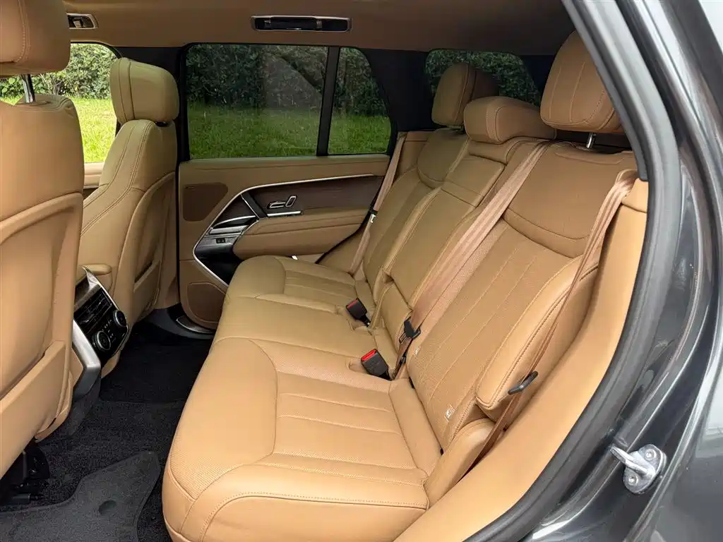 Land Rover Range Rover 2023 3.0 L6 360PS