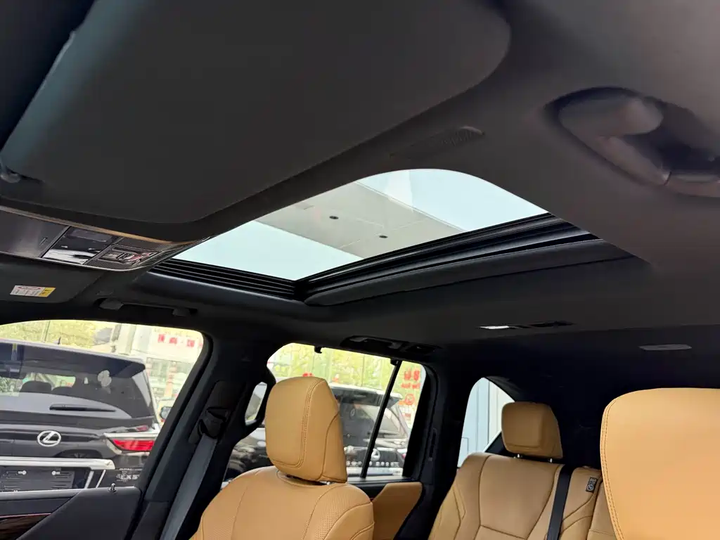 Lexus LX — миниатюра 19