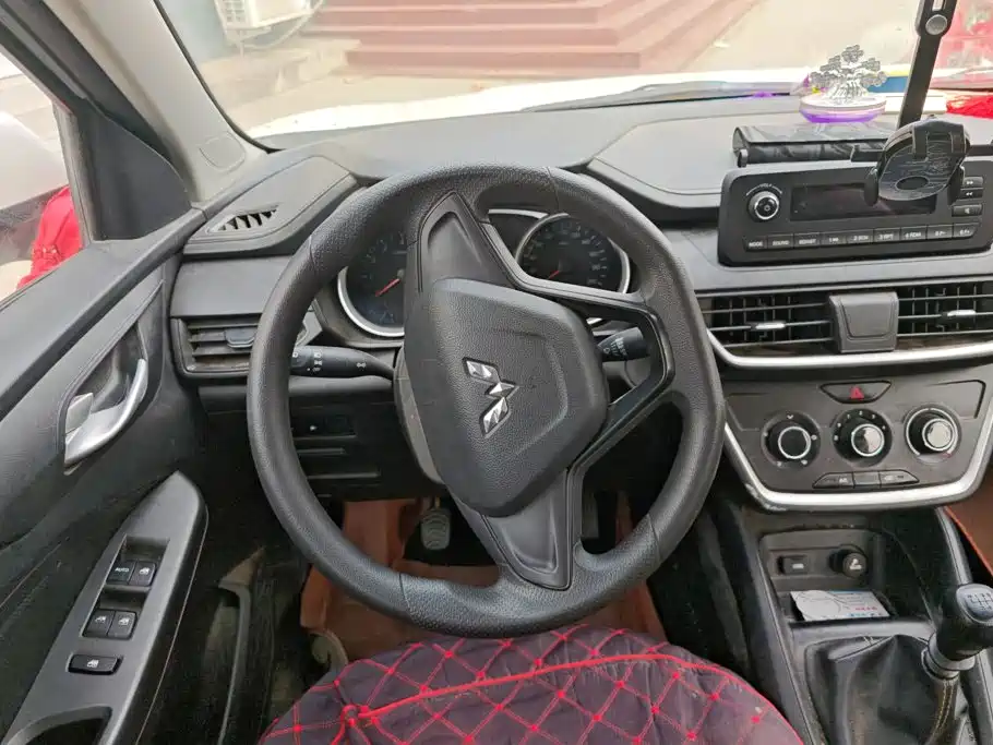 Wuling Hongguang S3 — миниатюра 15