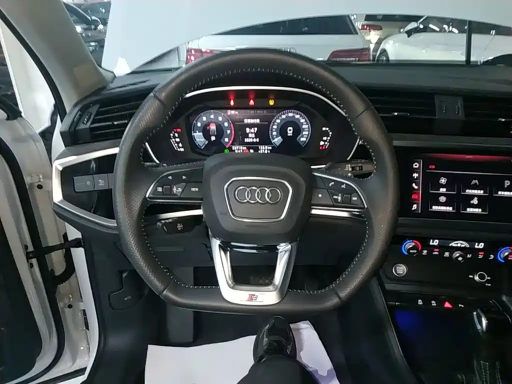 Audi Q3 Sportback — миниатюра 11