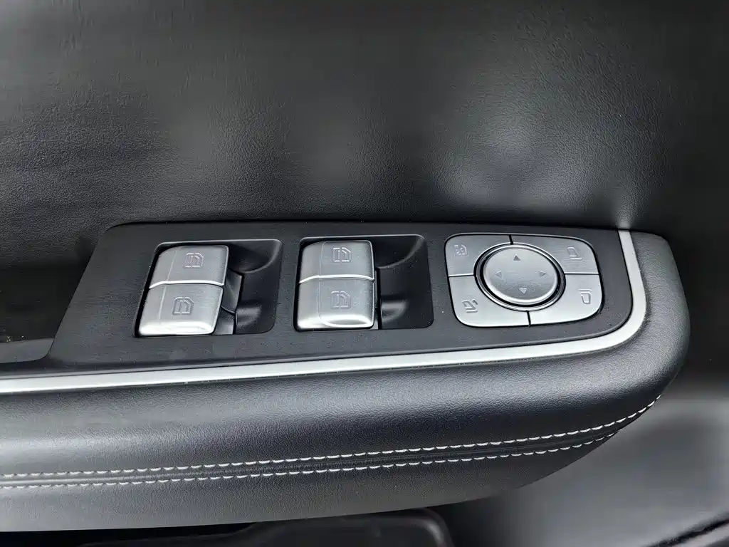 Li Auto Li ONE — миниатюра 9