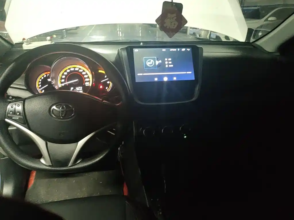 Toyota Yaris L — миниатюра 11