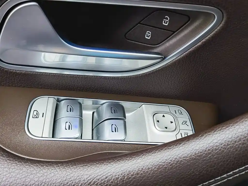 Mercedes-Benz GLE (Import) — миниатюра 35