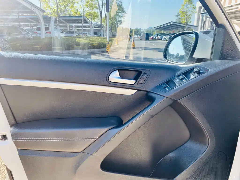 Volkswagen Tiguan — миниатюра 9