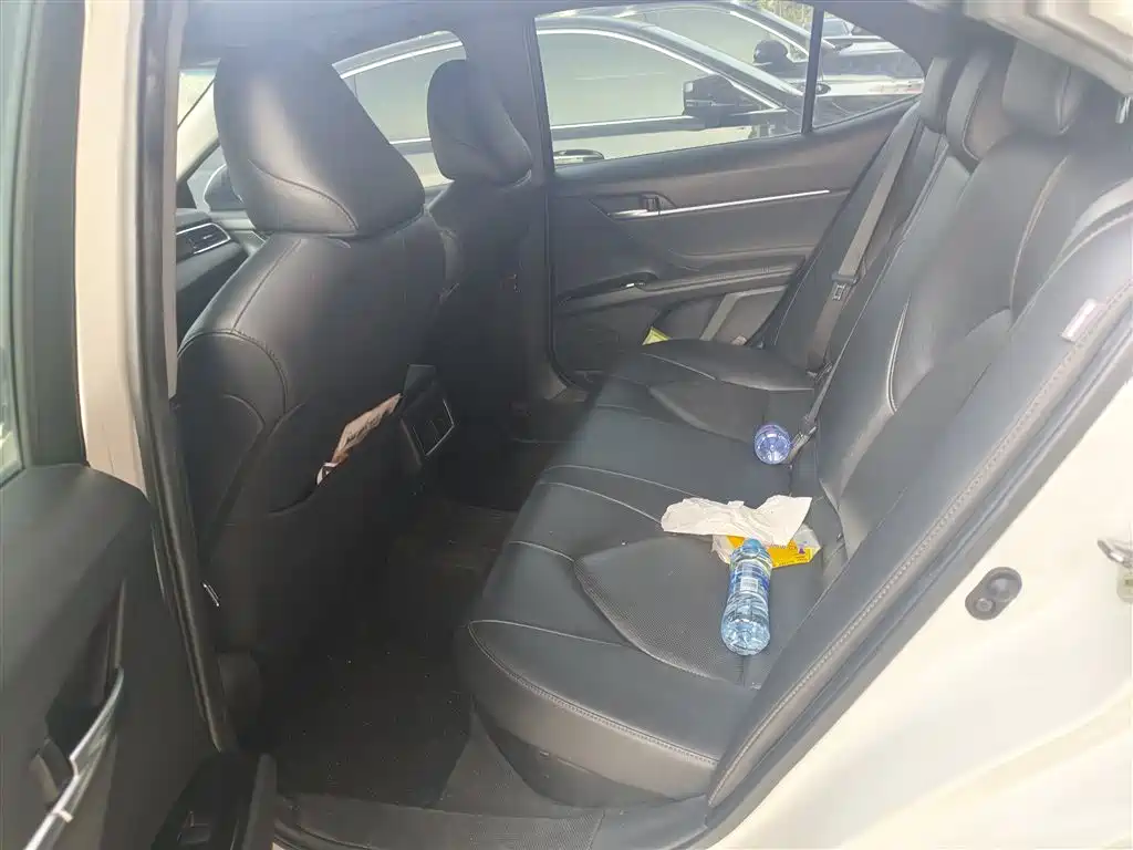 Toyota Camry — миниатюра 7