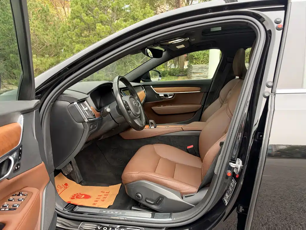 Volvo S90 — миниатюра 3