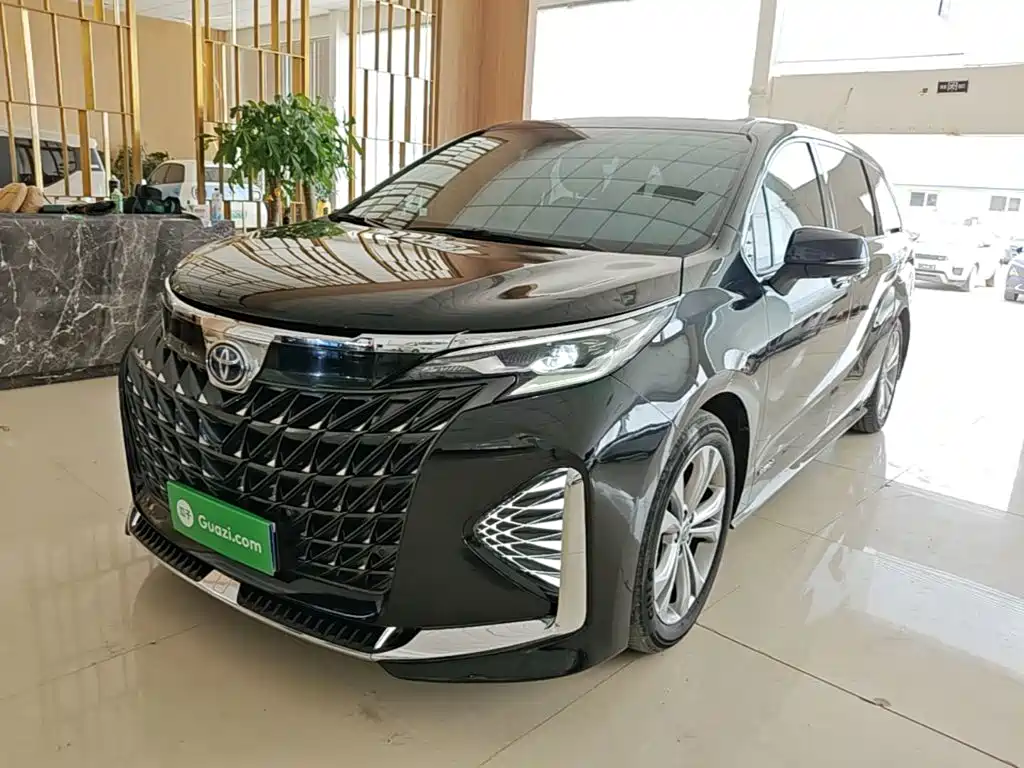 Toyota Sienna — миниатюра 2