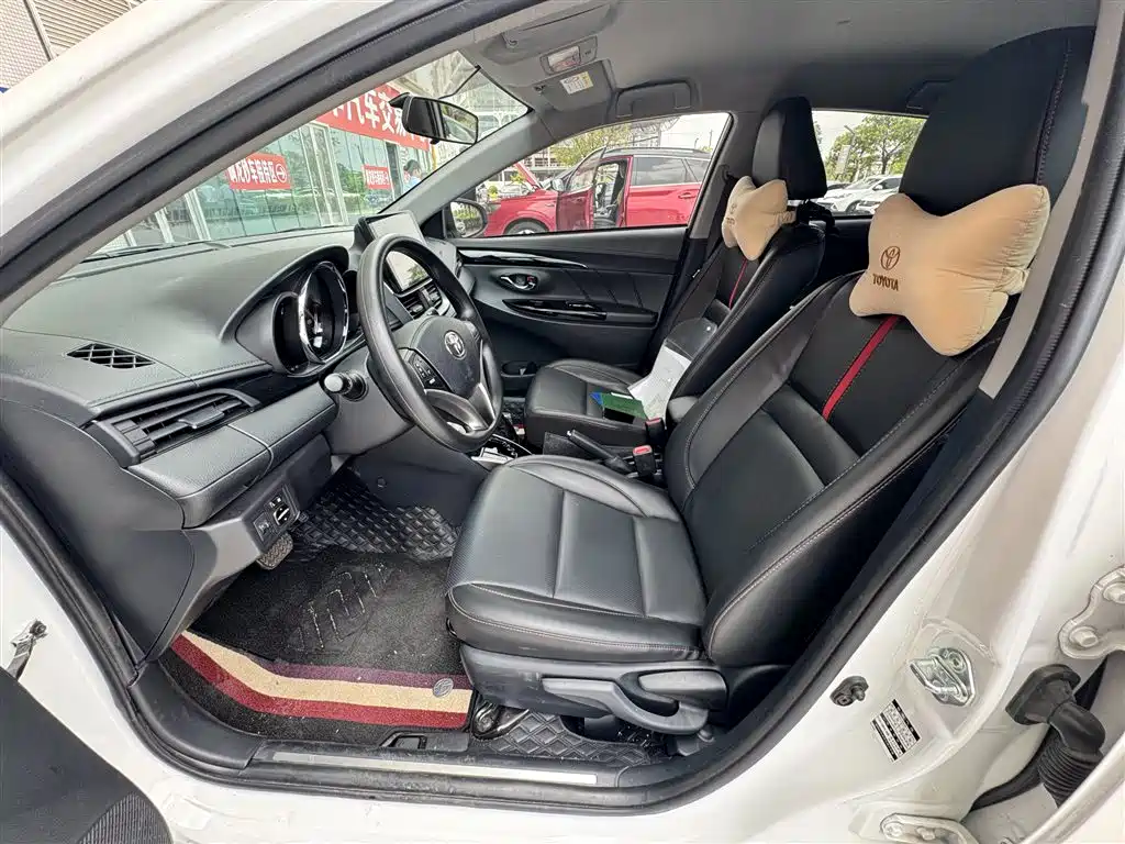 Toyota Yaris L — миниатюра 5