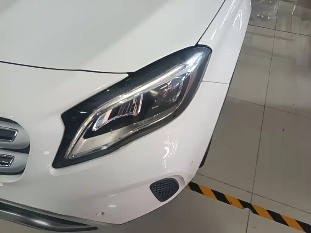 Mercedes-Benz GLA — миниатюра 24