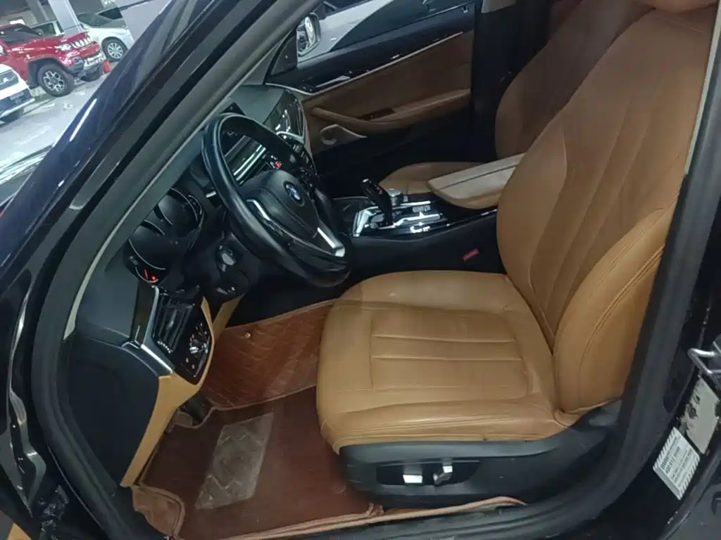 BMW 5 Series — миниатюра 15