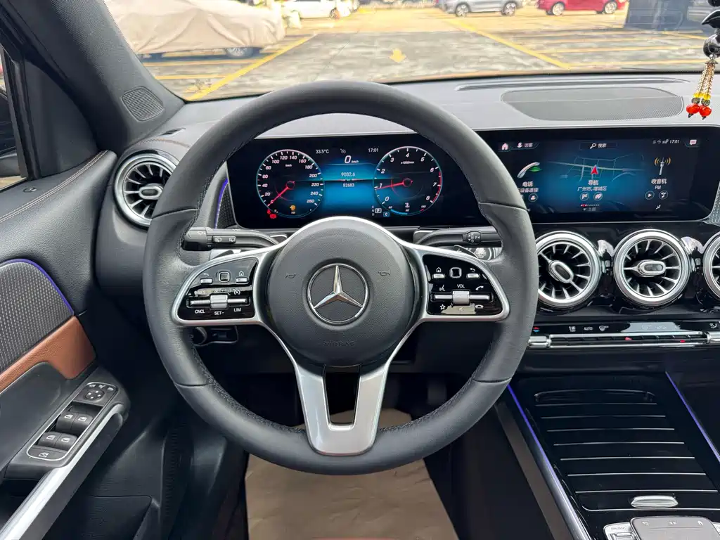 Mercedes-Benz GLB — миниатюра 16