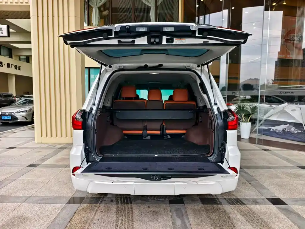 Lexus LX — миниатюра 9