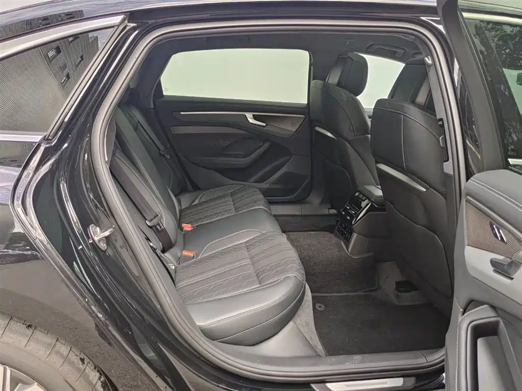 Audi A6L — миниатюра 14