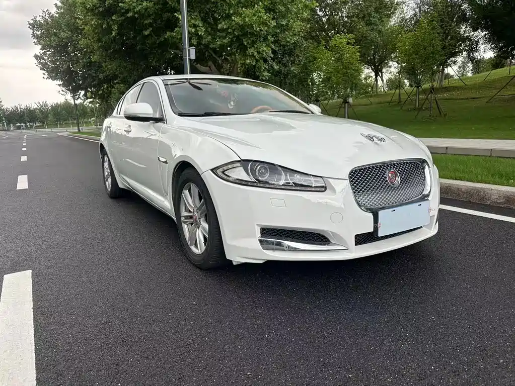 Jaguar XF — миниатюра 3