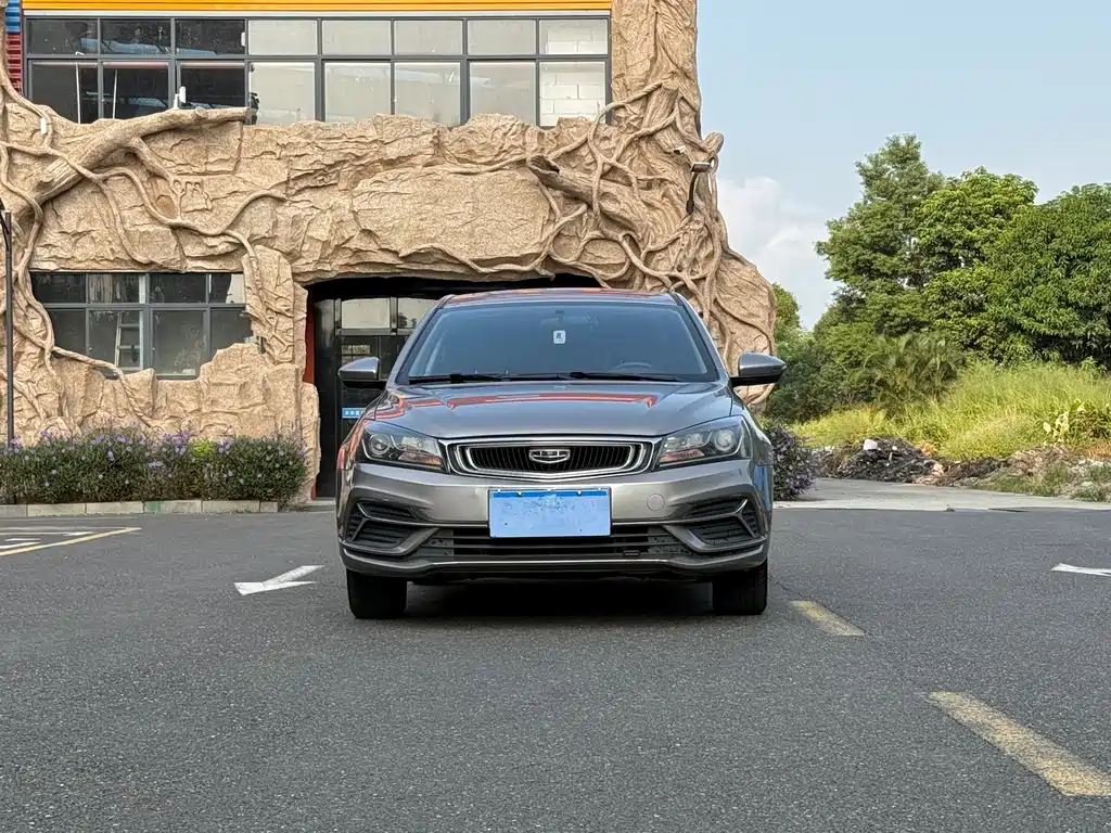 Geely Emgrand — миниатюра 2