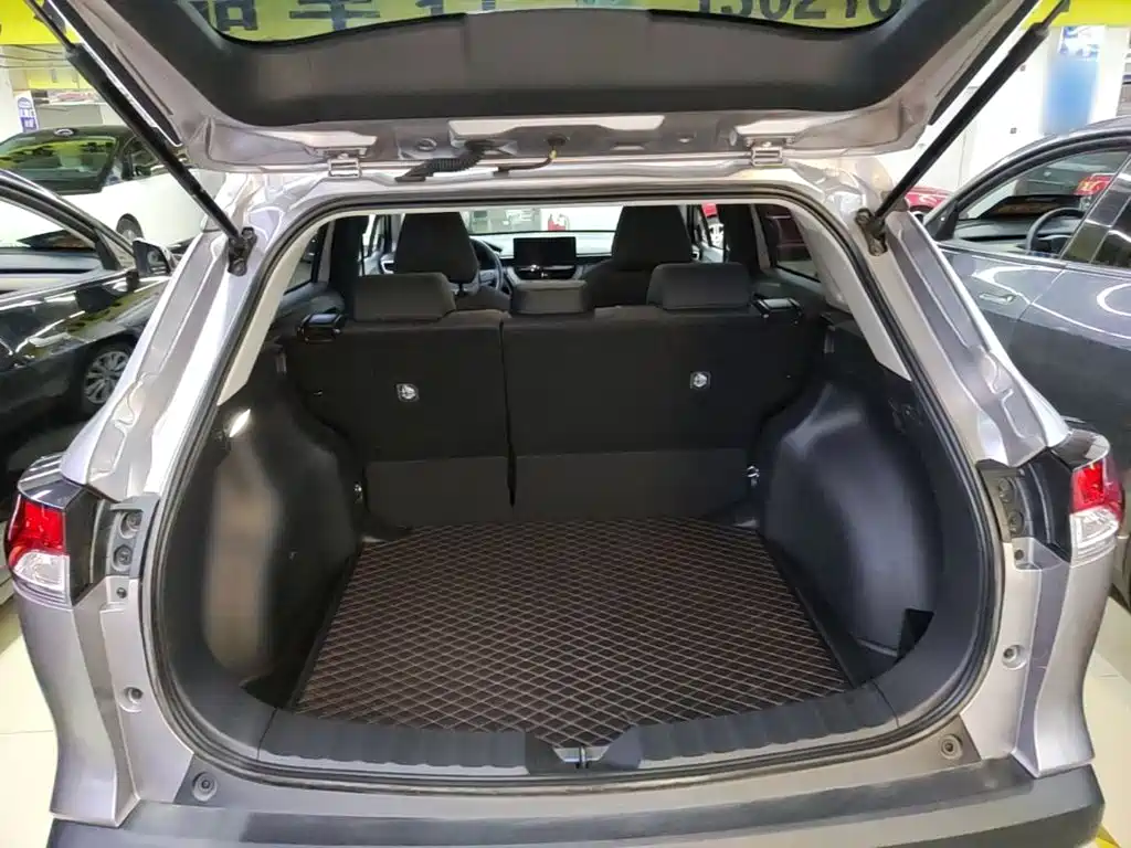 Toyota Corolla Cross — миниатюра 19