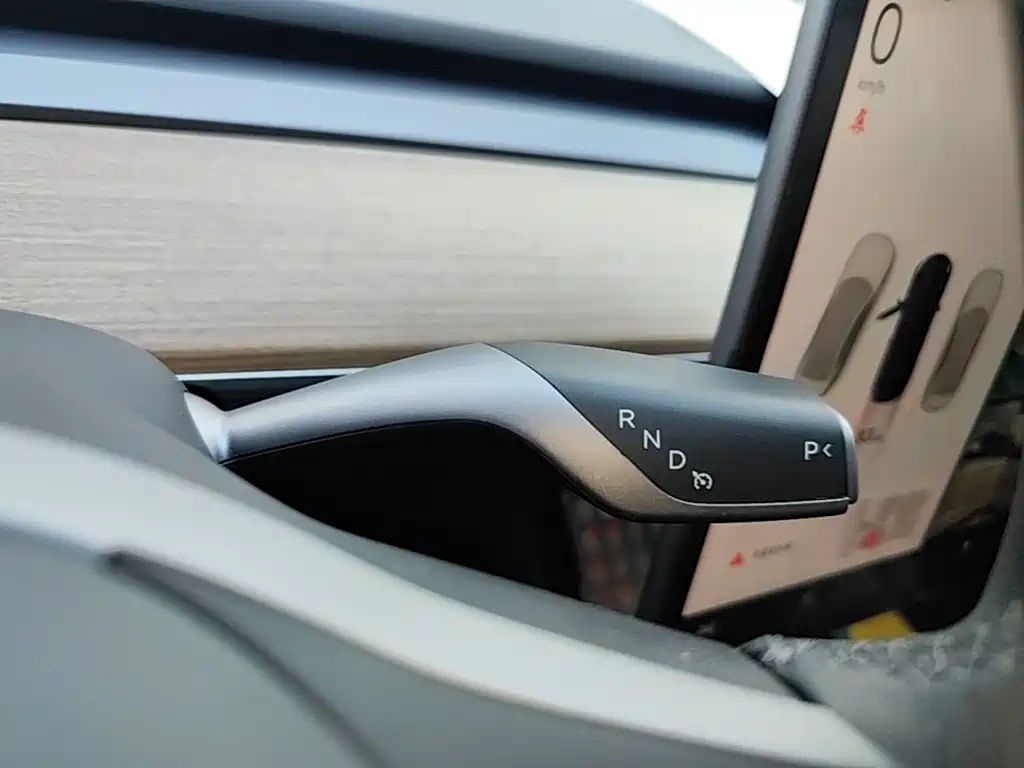 Tesla Model 3 — миниатюра 14