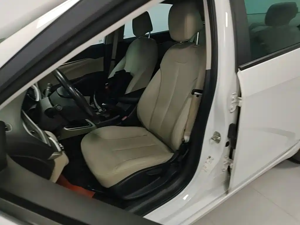 Buick Excelle — миниатюра 15