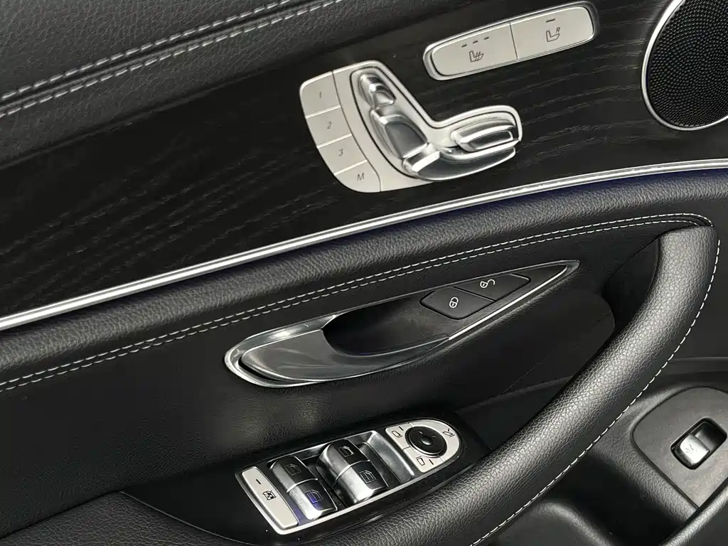 Mercedes-Benz E-Class — миниатюра 17