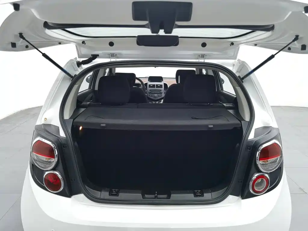 Chevrolet Aveo — миниатюра 16