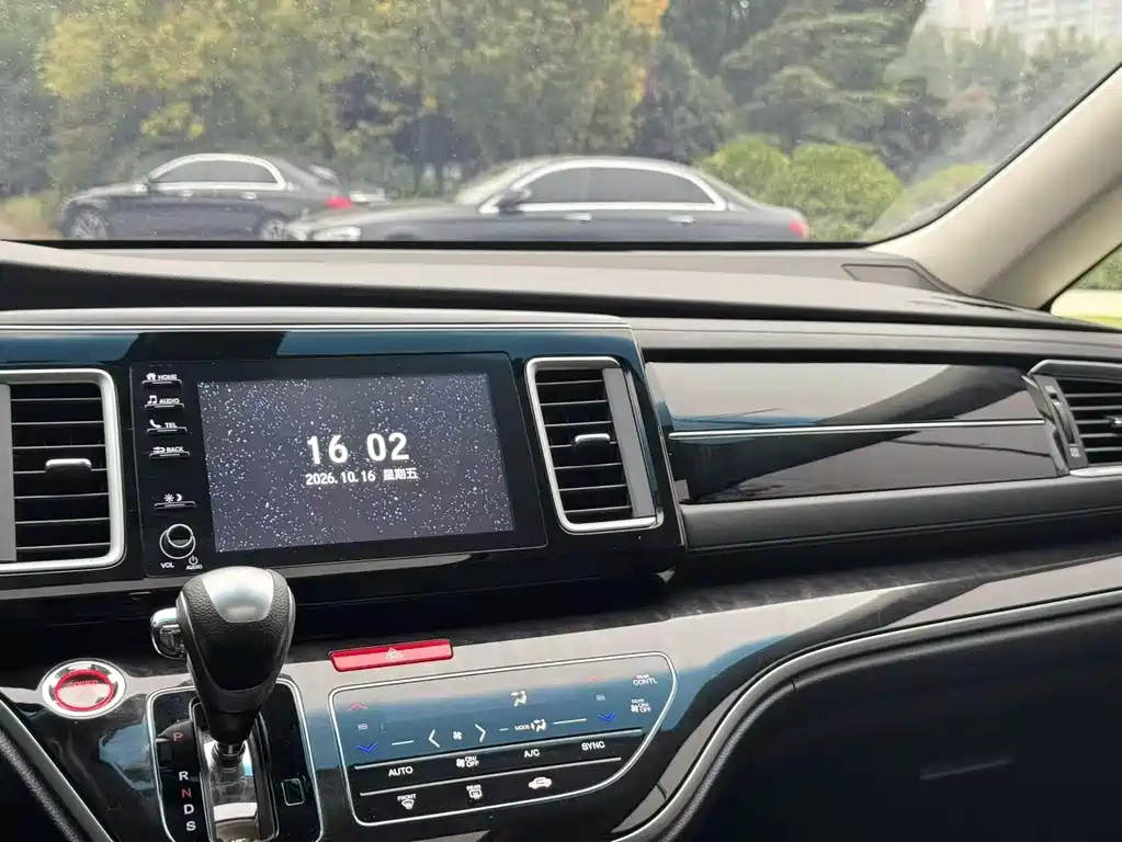 Honda Elysion — миниатюра 7